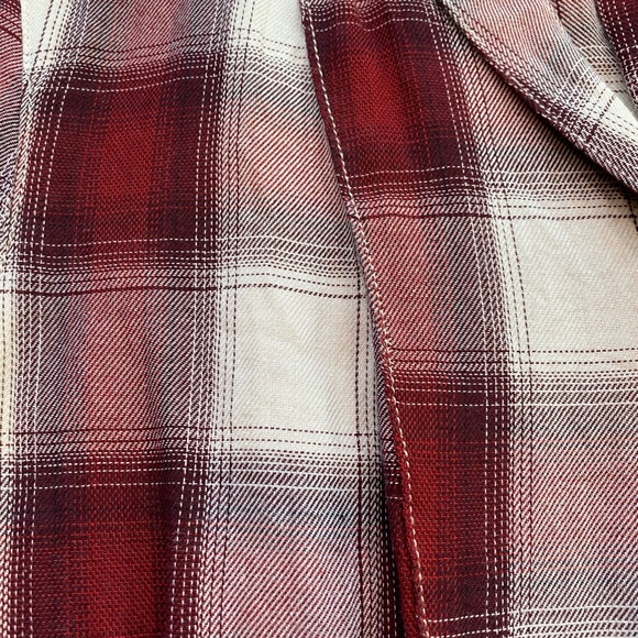 Levi’s Long Sleeve button up plaid - Picture 3 of 4